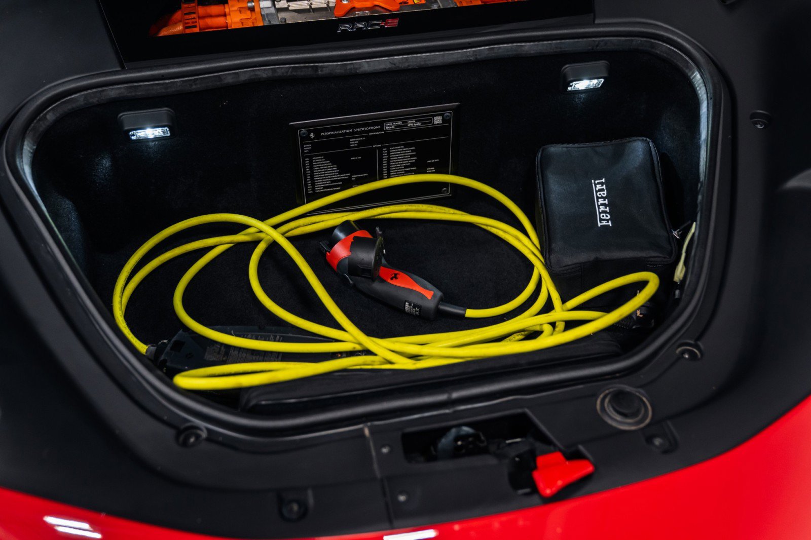 Used 2024 Ferrari SF90 Spider image 45