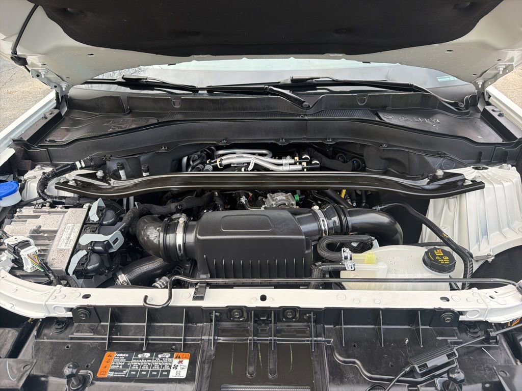 Used 2025 Ford Explorer Platinum w/ Ultimate Package image 11