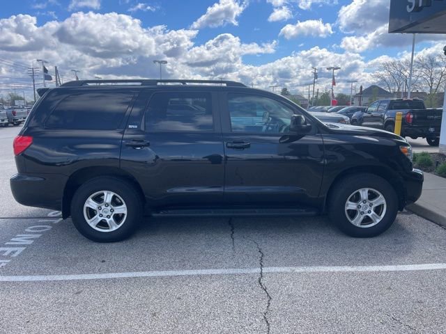 Used 2014 Toyota Sequoia SR5 w/ Premium Package AWD/4WD image 3