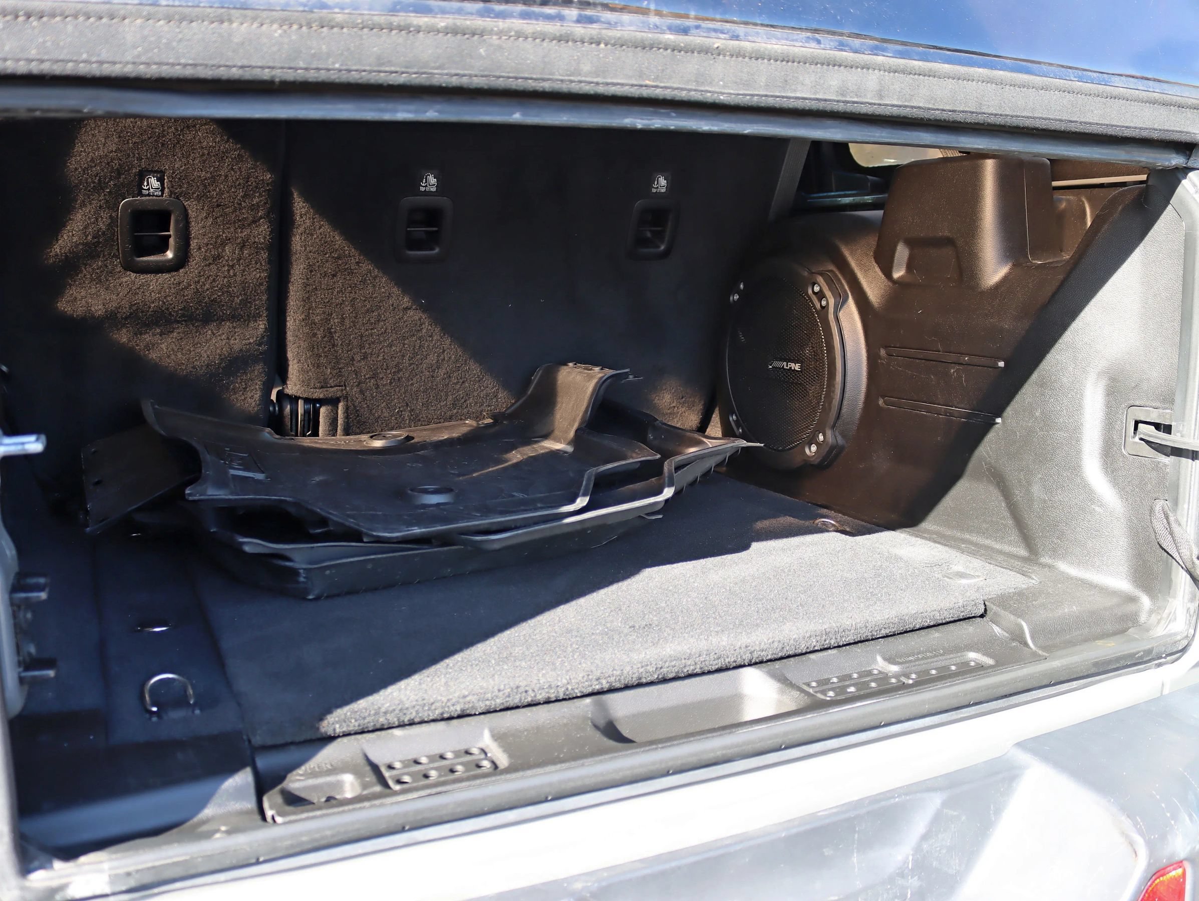 Used 2019 Jeep Wrangler Unlimited Sahara AWD/4WD image 37