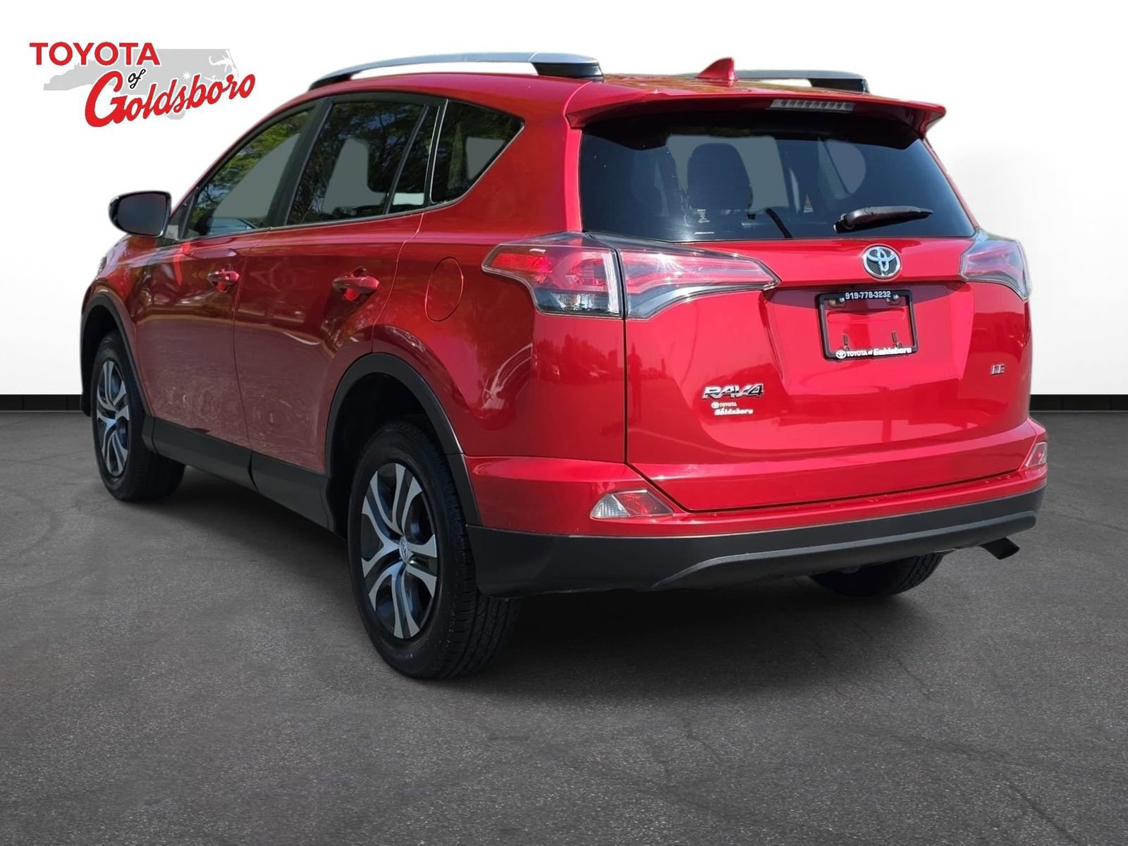 Used 2016 Toyota RAV4 LE image 7