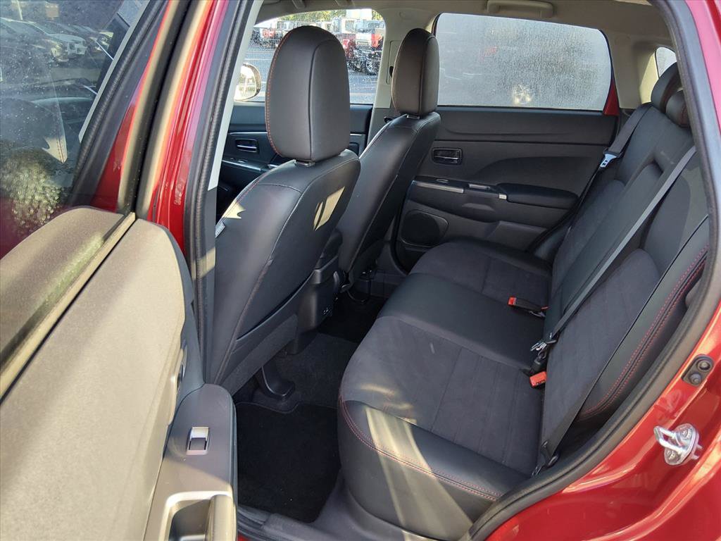 Used 2025 Mitsubishi Outlander Sport SE AWD/4WD image 14