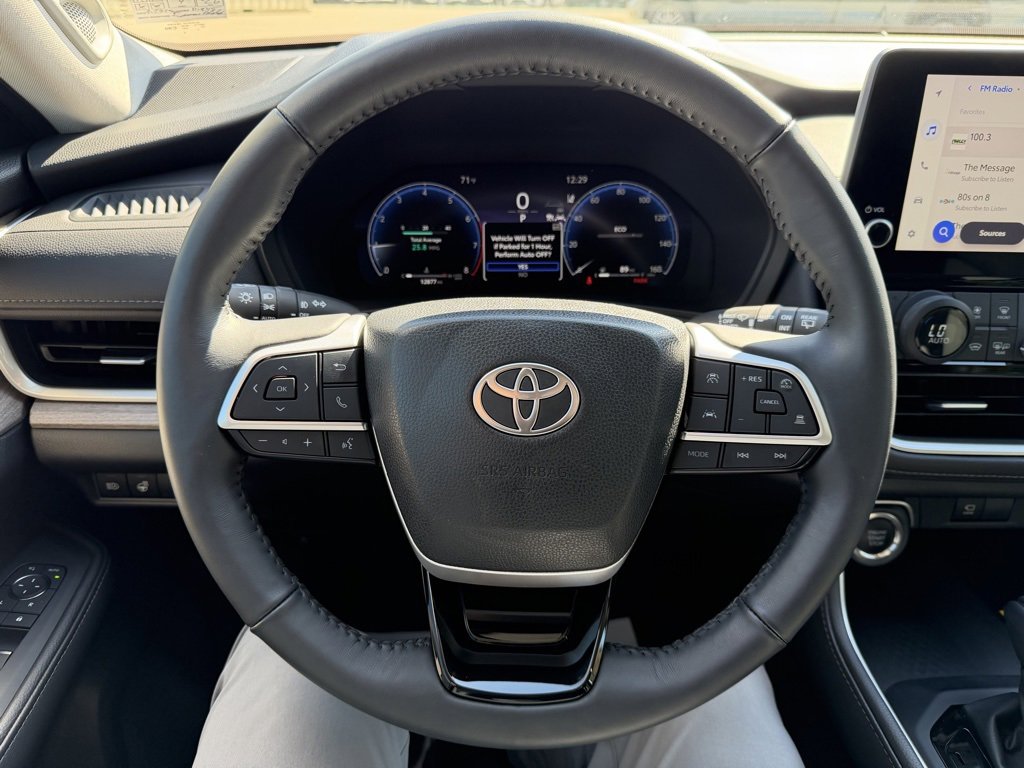 Certified 2025 Toyota Grand Highlander AWD image 12