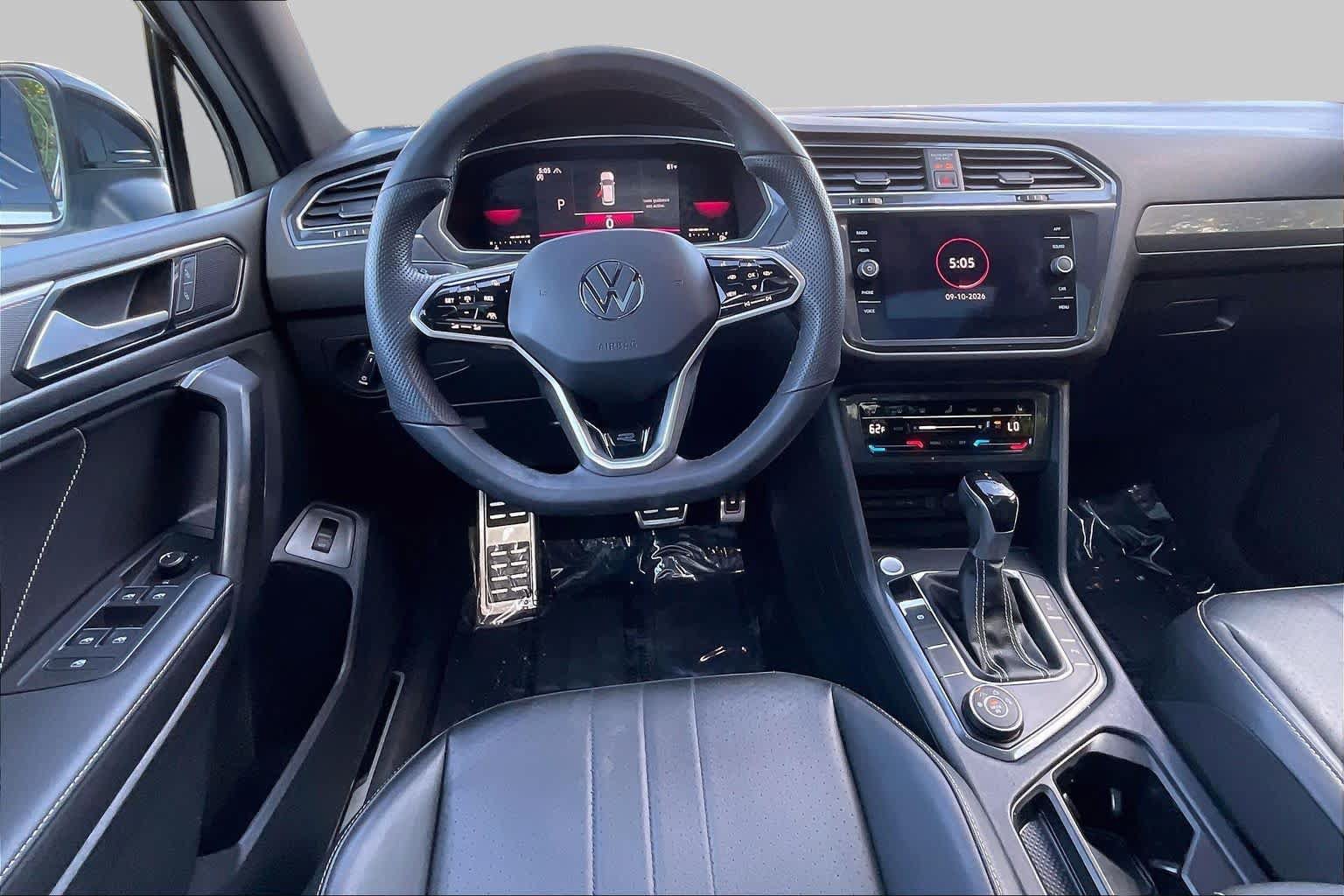 Used 2022 Volkswagen Tiguan SE R-Line AWD/4WD image 5