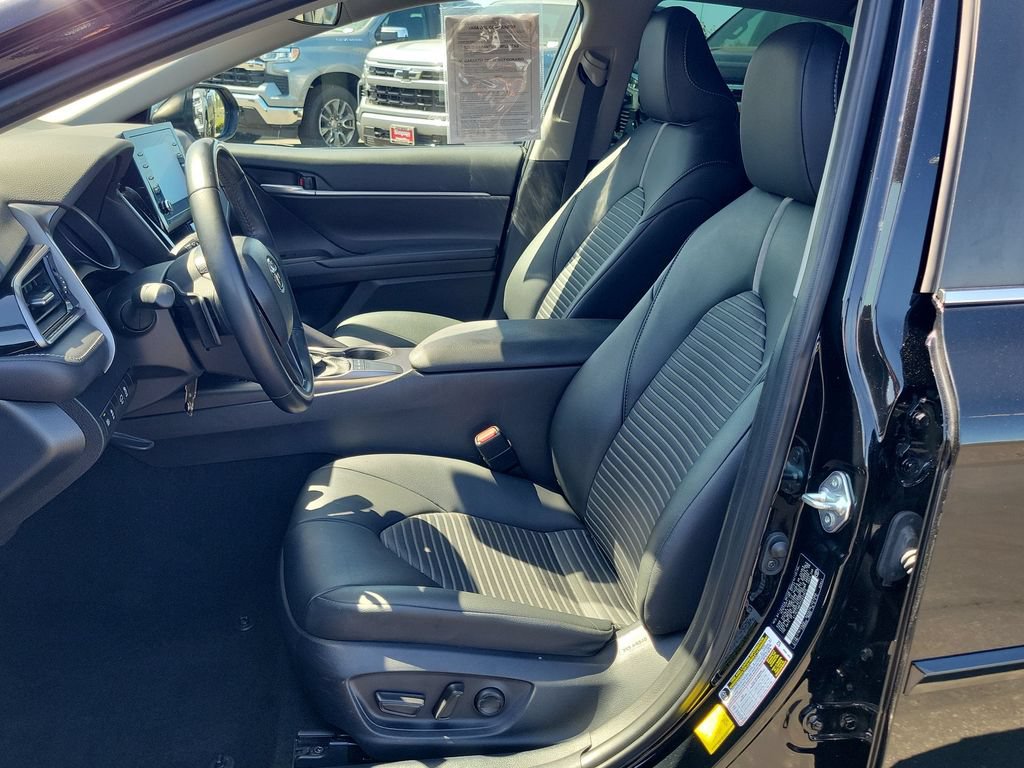 Used 2023 Toyota Camry SE FWD image 17