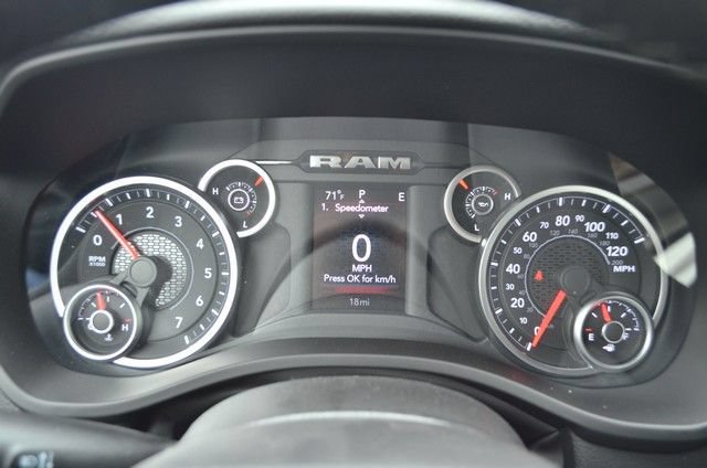 New 2026 RAM 1500 Express AWD/4WD image 19