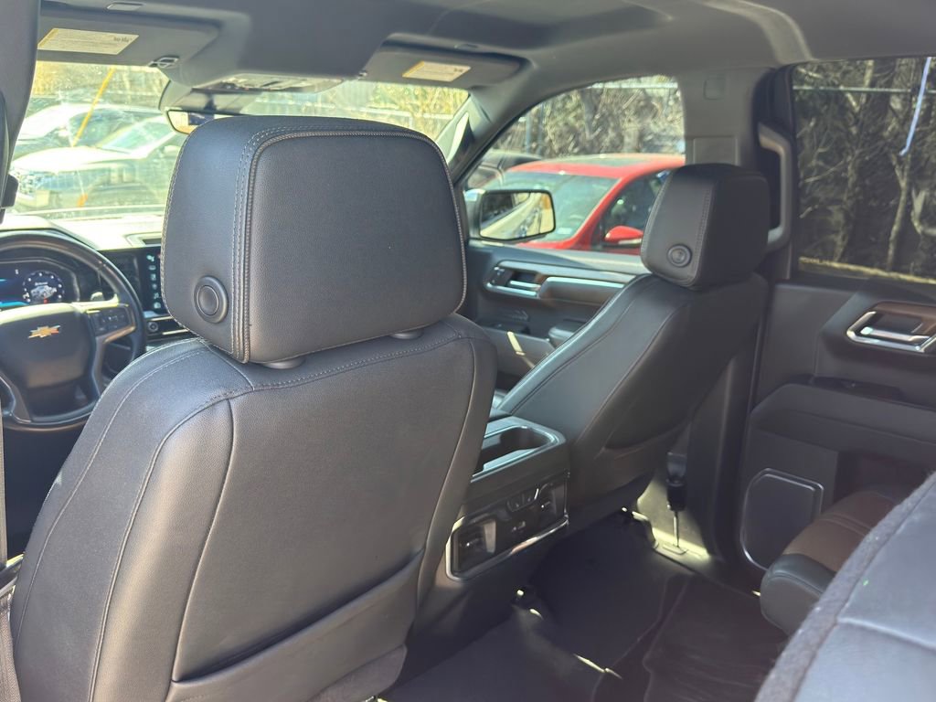 Used 2023 Chevrolet Silverado 1500 High Country w/ Technology Package image 28