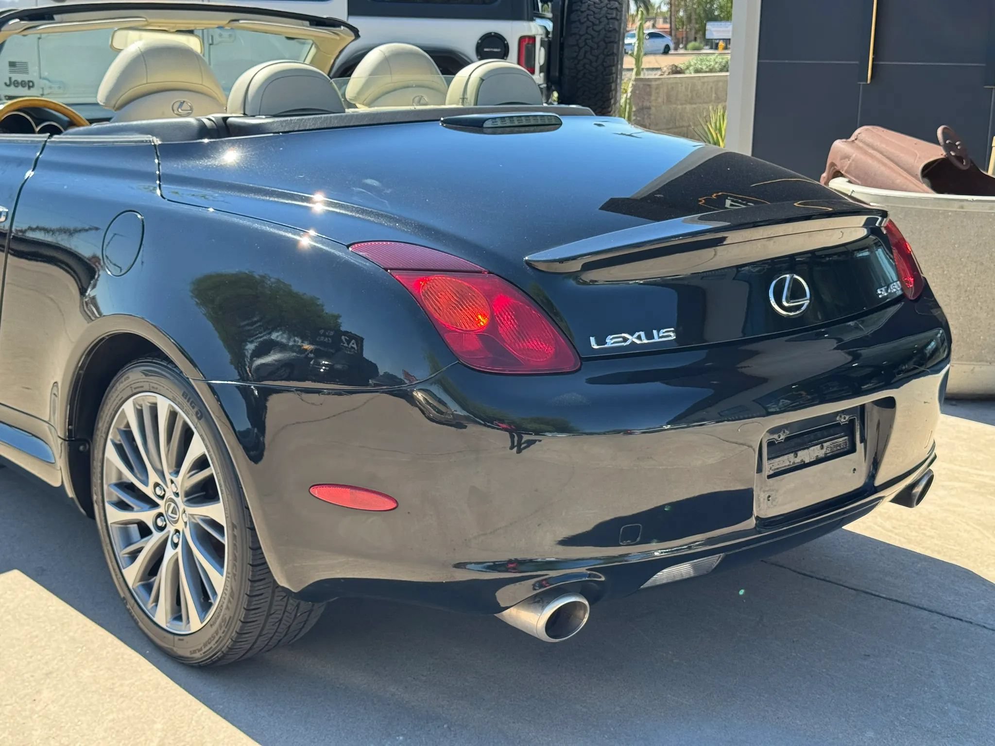 Used 2005 Lexus SC 430 Convertible RWD image 28