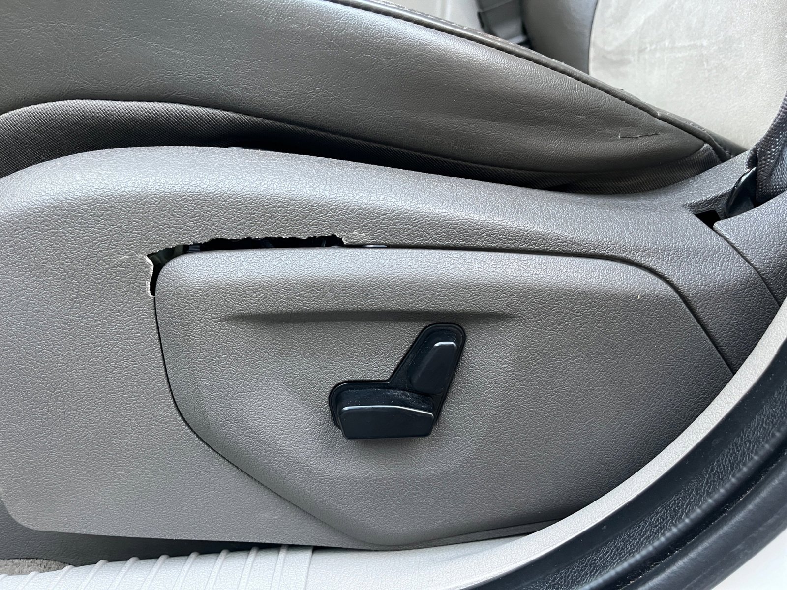 Used 2010 Jeep Grand Cherokee Limited w/ Trailer Tow Group IV image 13