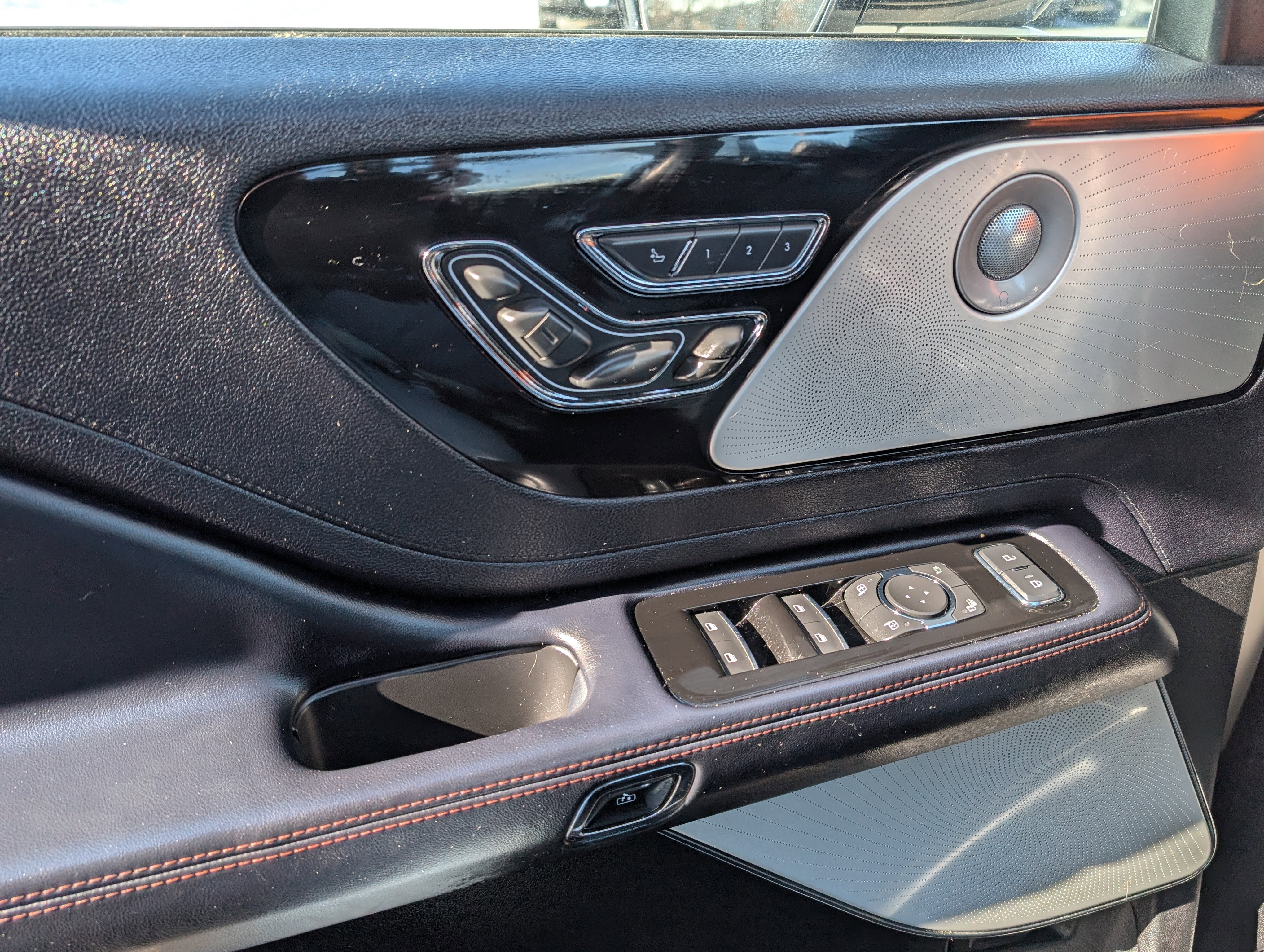 Used 2020 Lincoln Aviator Reserve w/ Equipment Group 202A image 20