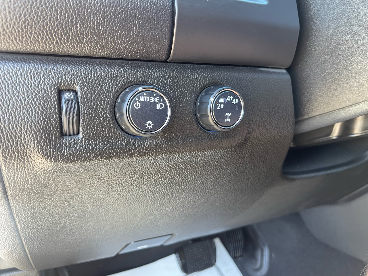 Used 2022 Chevrolet Colorado LT w/ Safety Package image 23