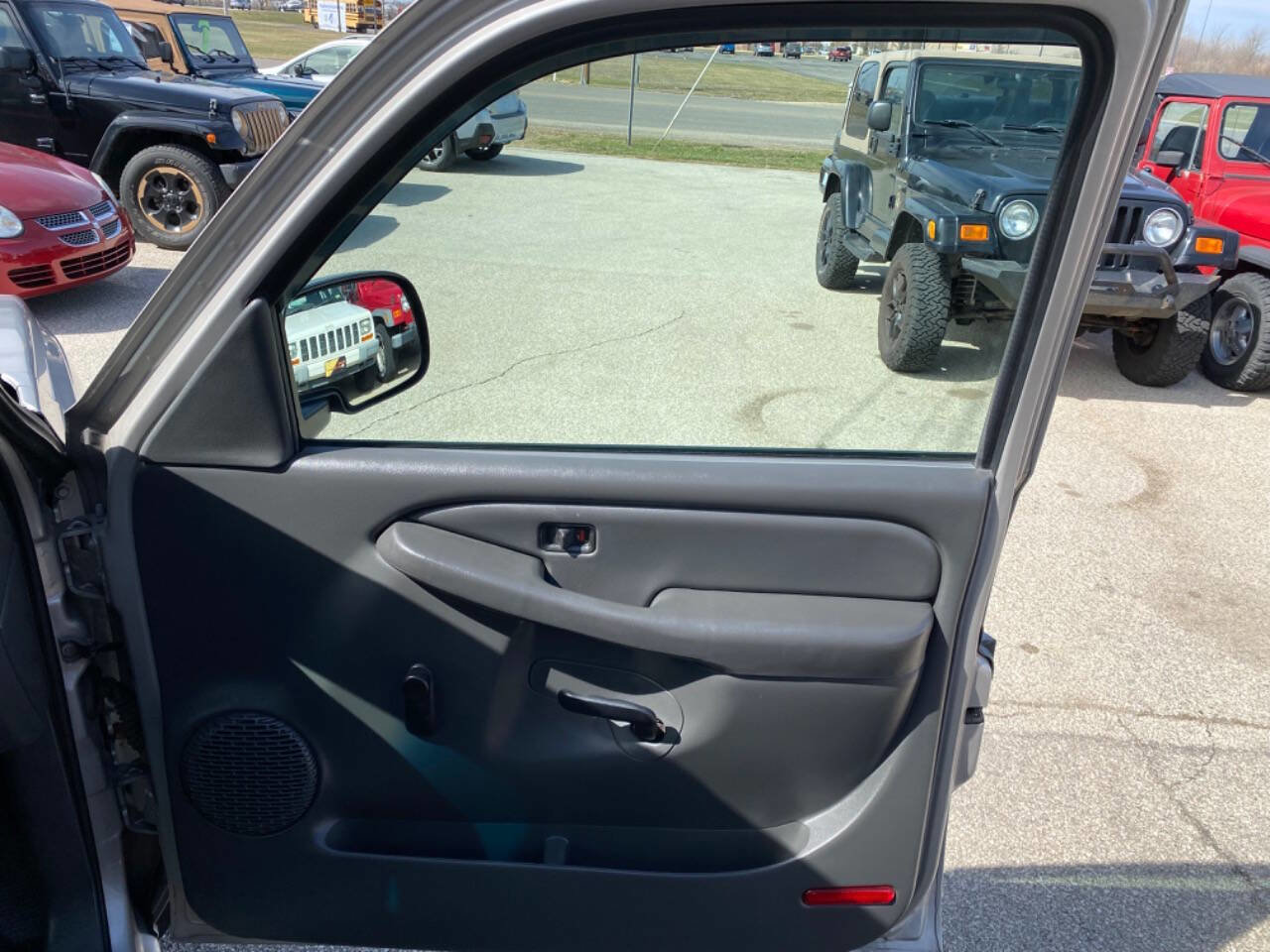 Used 2004 Chevrolet Silverado 1500 W/T image 35