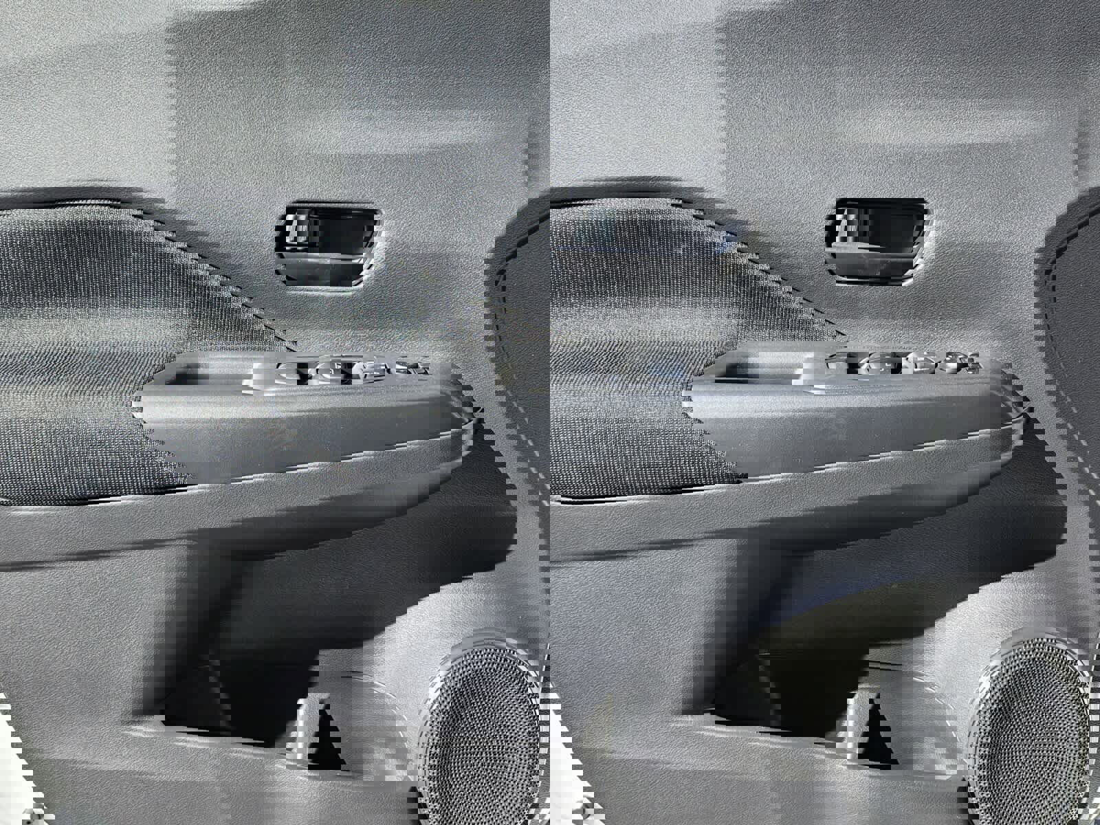 New 2025 Nissan Kicks Play S image 15