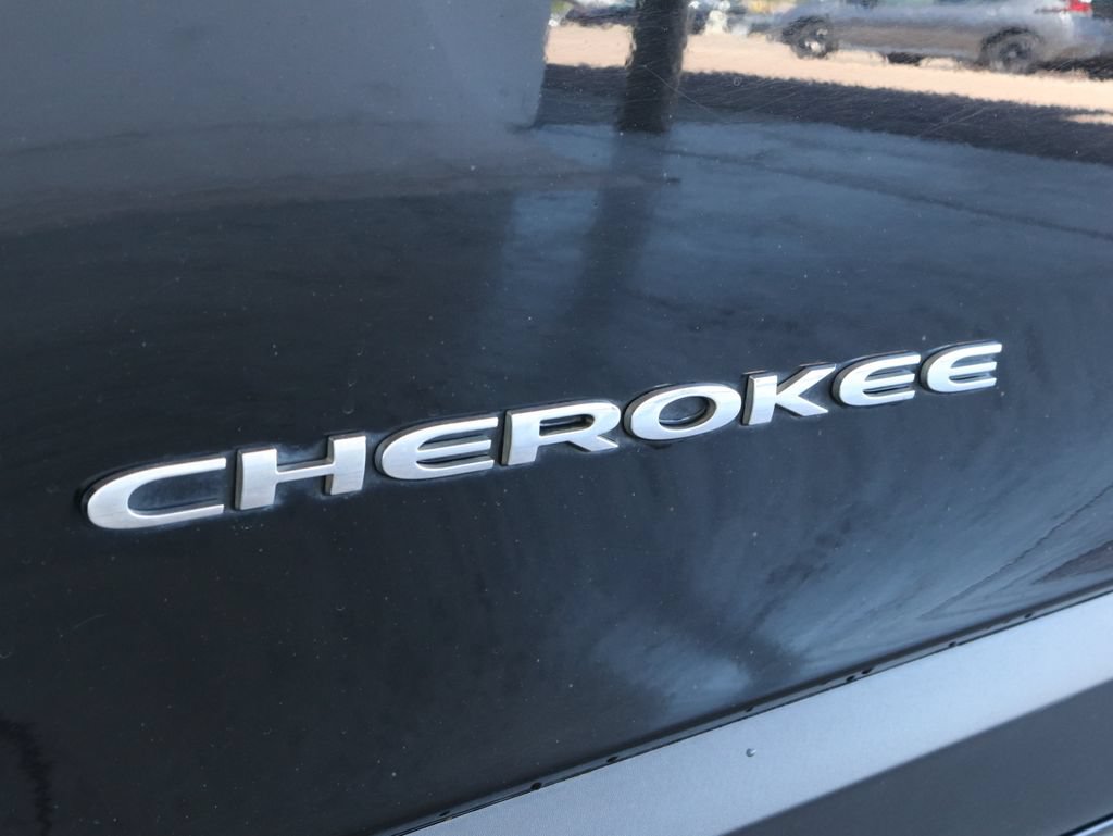 Used 2017 Jeep Cherokee Limited AWD/4WD image 31