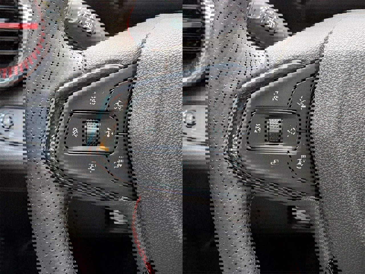 New 2026 Chevrolet Trax RS w/ Driver Confidence Package image 11