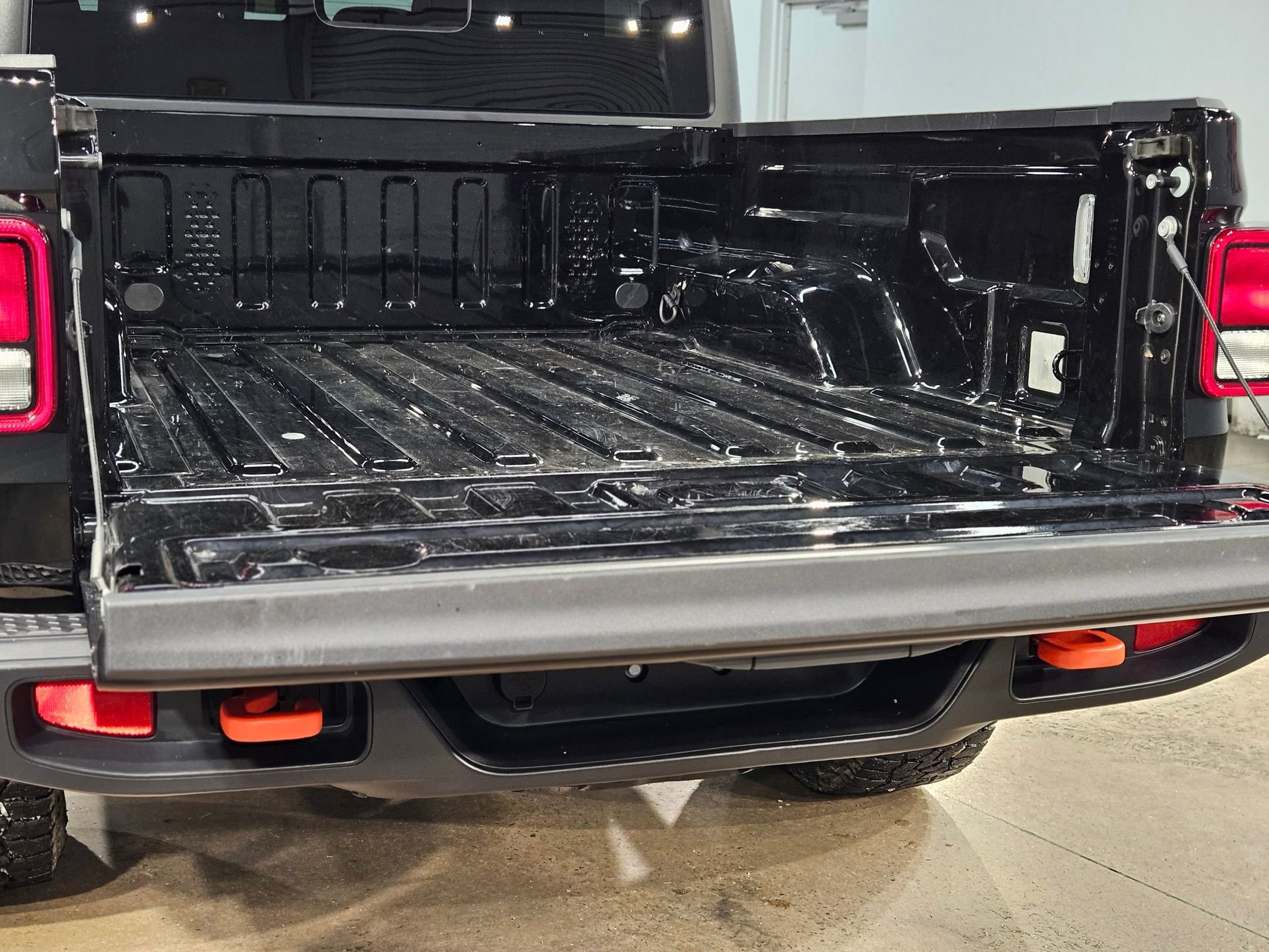 Used 2023 Jeep Gladiator Mojave image 18