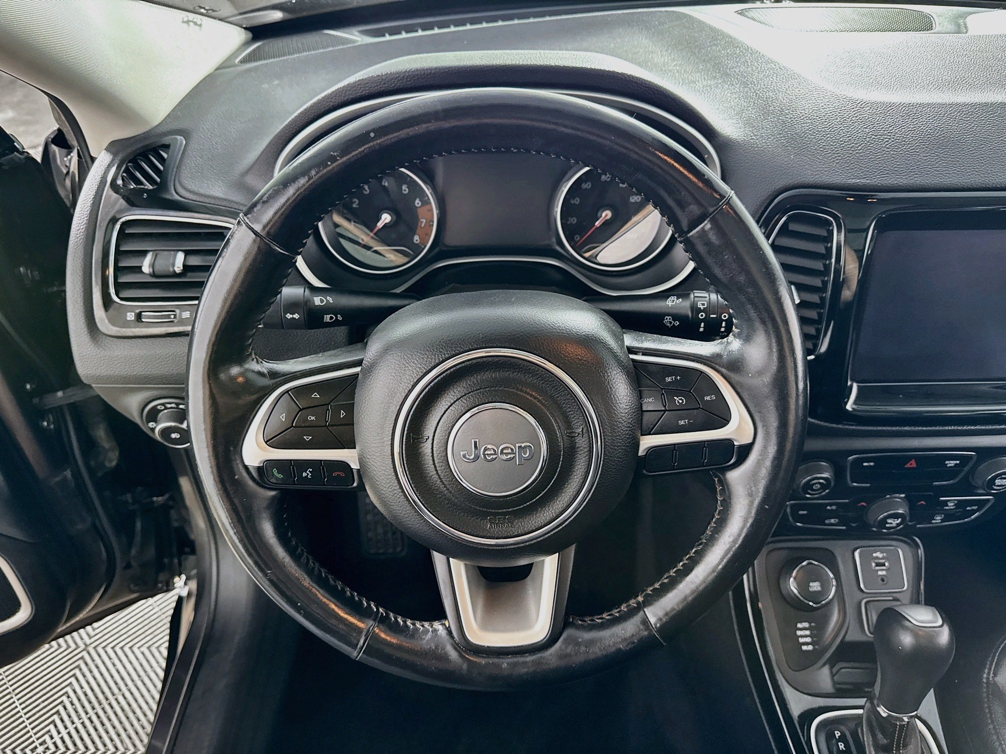 Used 2019 Jeep Compass Limited AWD/4WD image 16