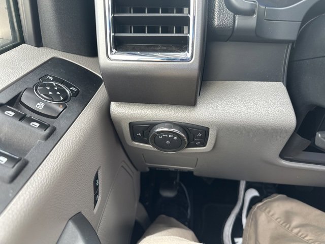 Used 2017 Ford F250 XLT w/ Snow Plow Prep Package image 14