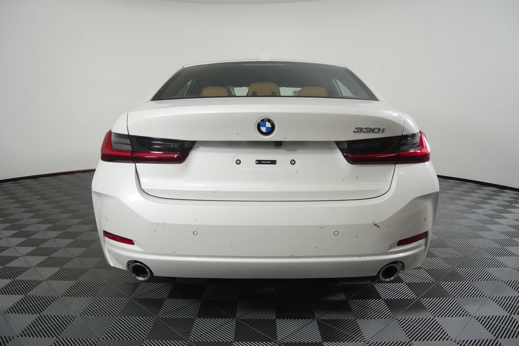 Used 2026 BMW 330i Sedan w/ Premium Package RWD image 5