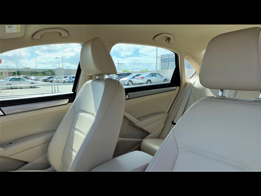 Used 2015 Volkswagen Passat 1.8T Wolfsburg Edition FWD image 10