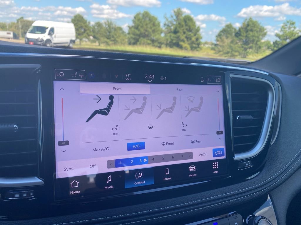 New 2026 Chrysler Pacifica Select FWD image 23