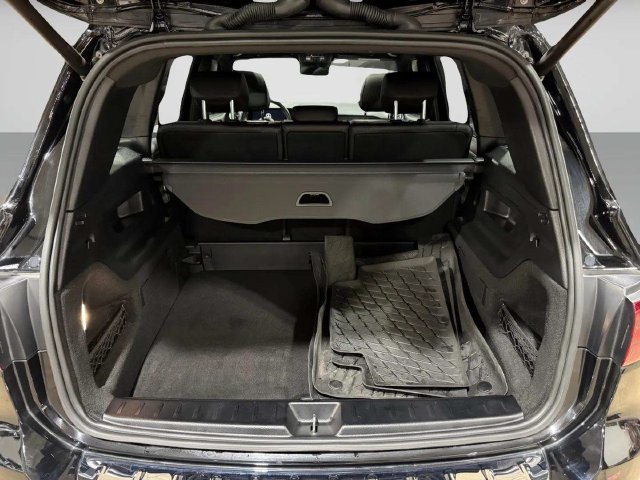 Used 2024 Mercedes-Benz GLB 250 4MATIC image 32
