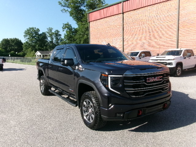 Used 2024 GMC Sierra 1500 AT4 w/ Technology Package AWD/4WD image 1