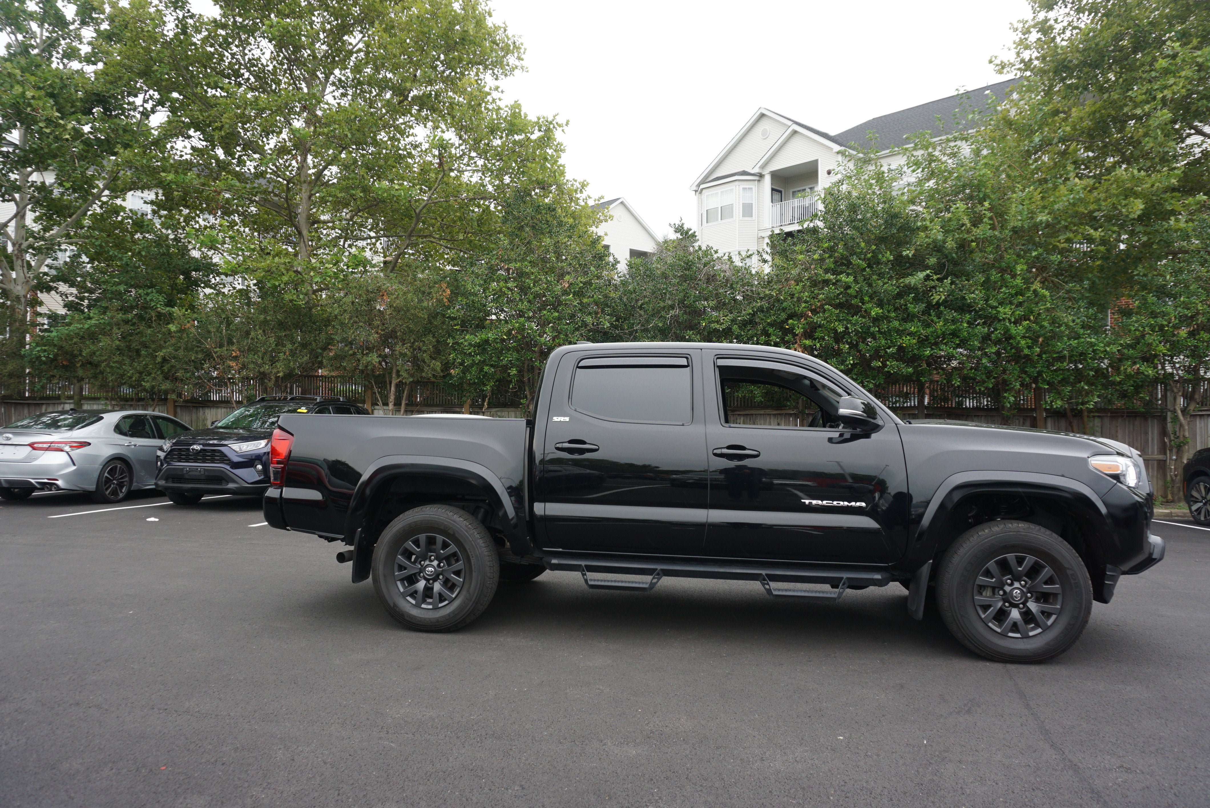 Used 2023 Toyota Tacoma SR5 w/ Technology Package AWD/4WD image 3