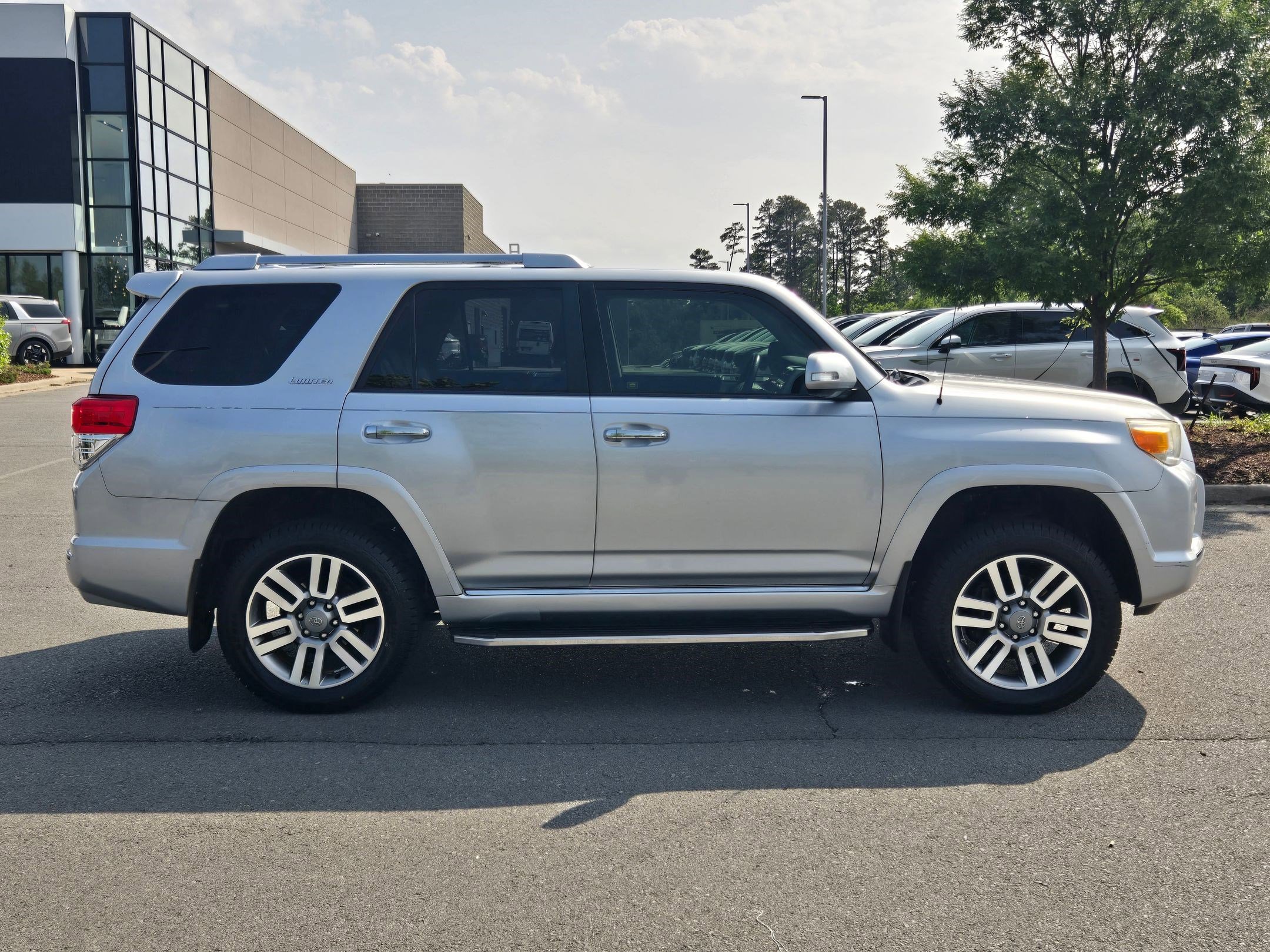 Used 2013 Toyota 4Runner Limited AWD/4WD image 8