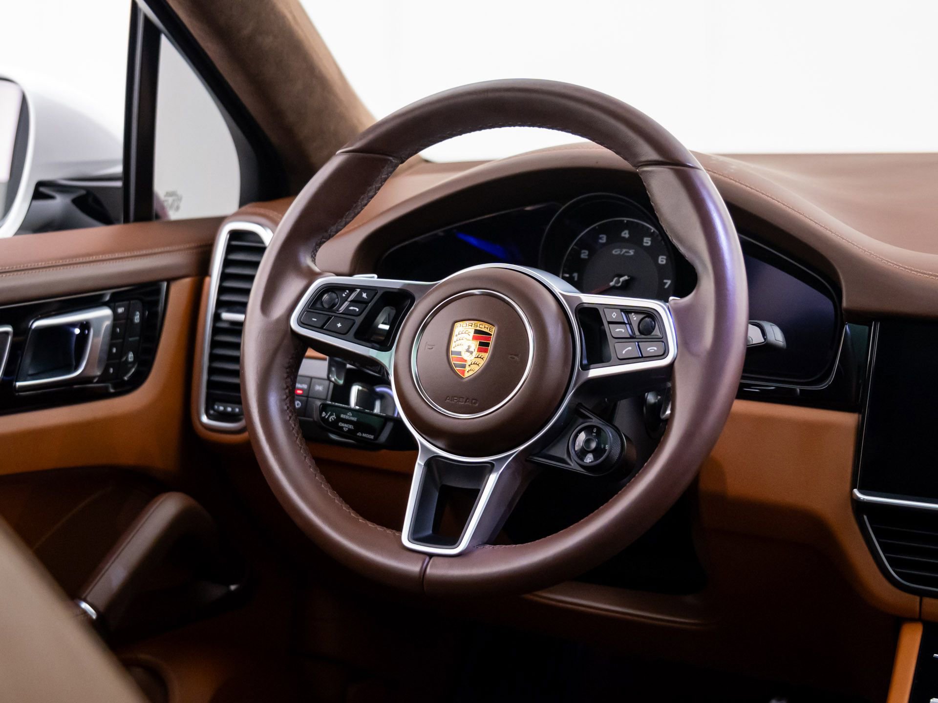 Used 2023 Porsche Cayenne GTS image 11