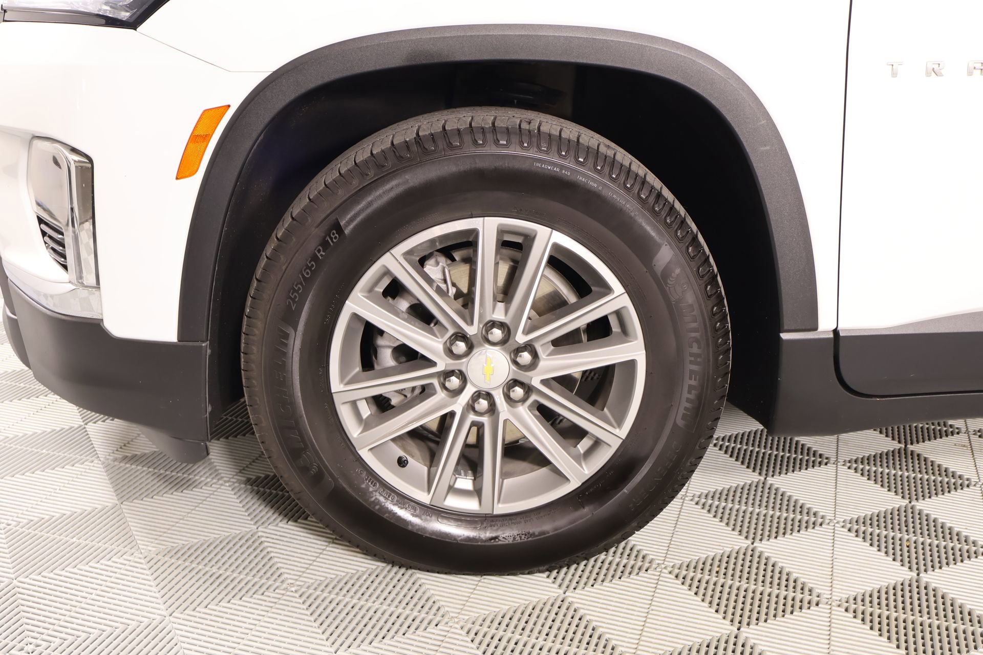 Used 2022 Chevrolet Traverse LT FWD image 18