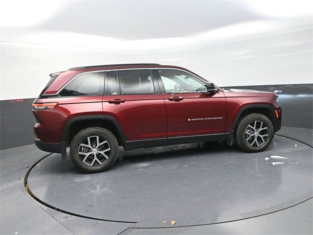 Used 2025 Jeep Grand Cherokee Limited w/ MOPAR Finishing Package image 8