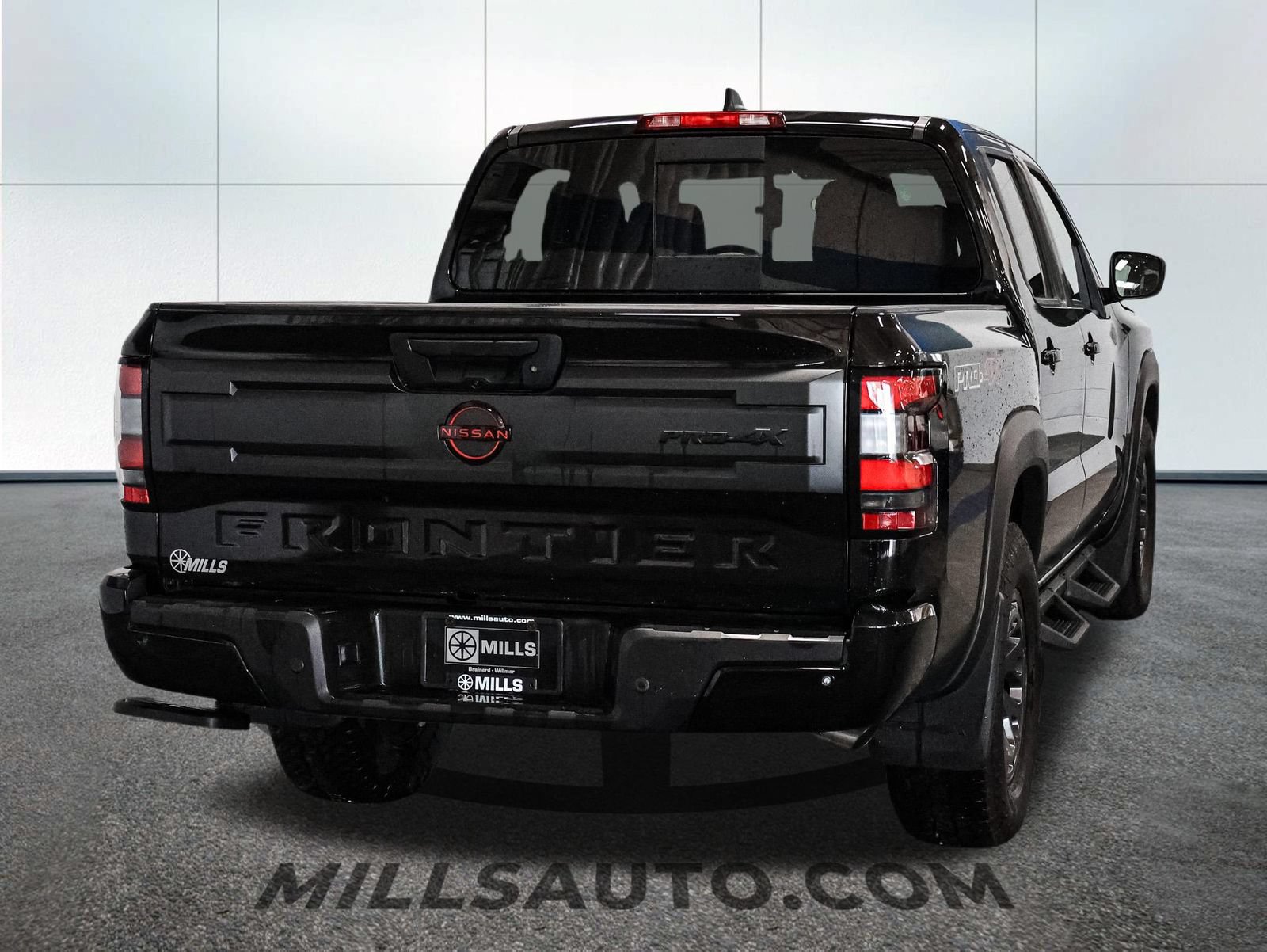 Used 2025 Nissan Frontier PRO-4X AWD/4WD image 7