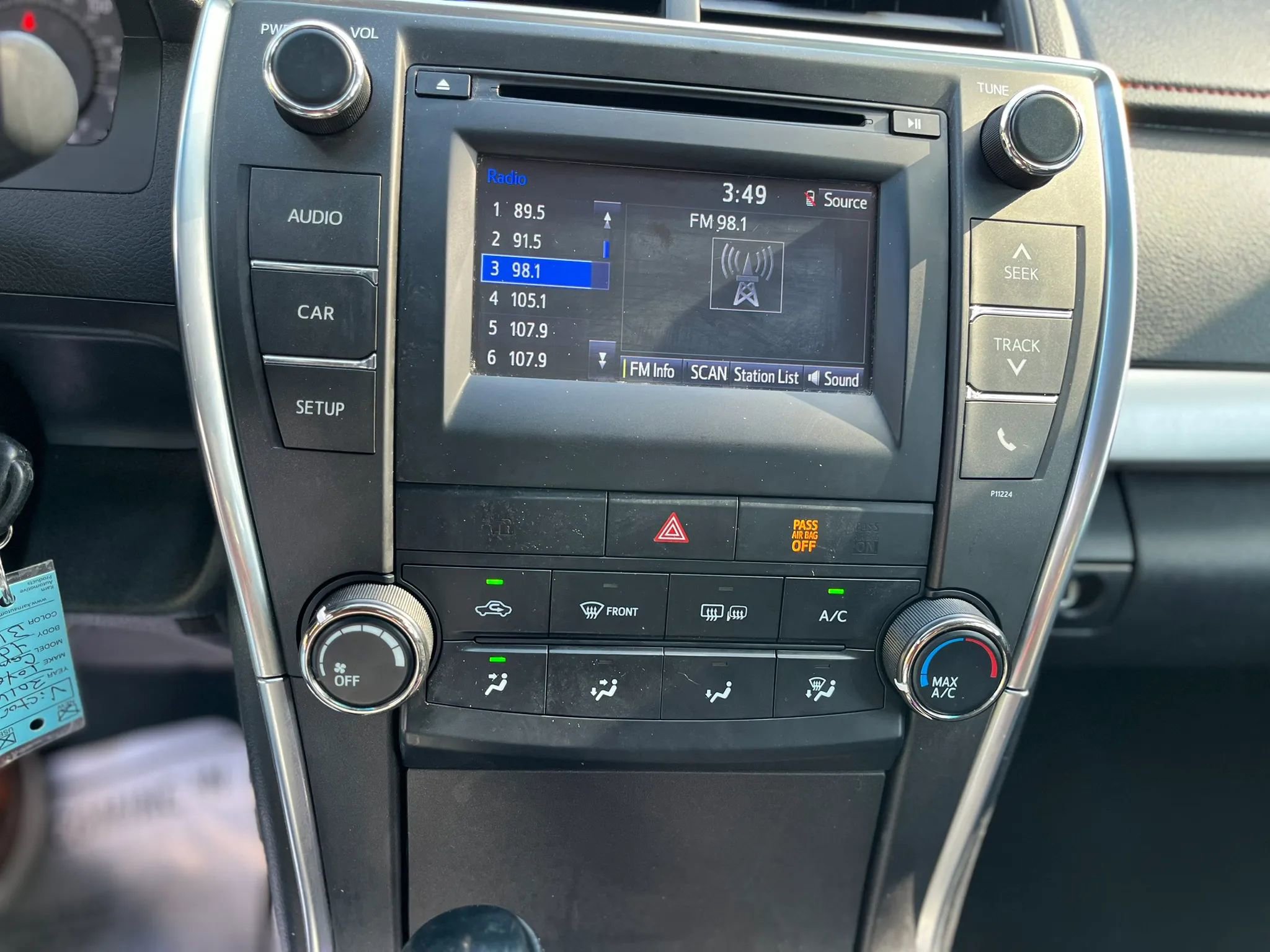 Used 2016 Toyota Camry SE FWD image 13