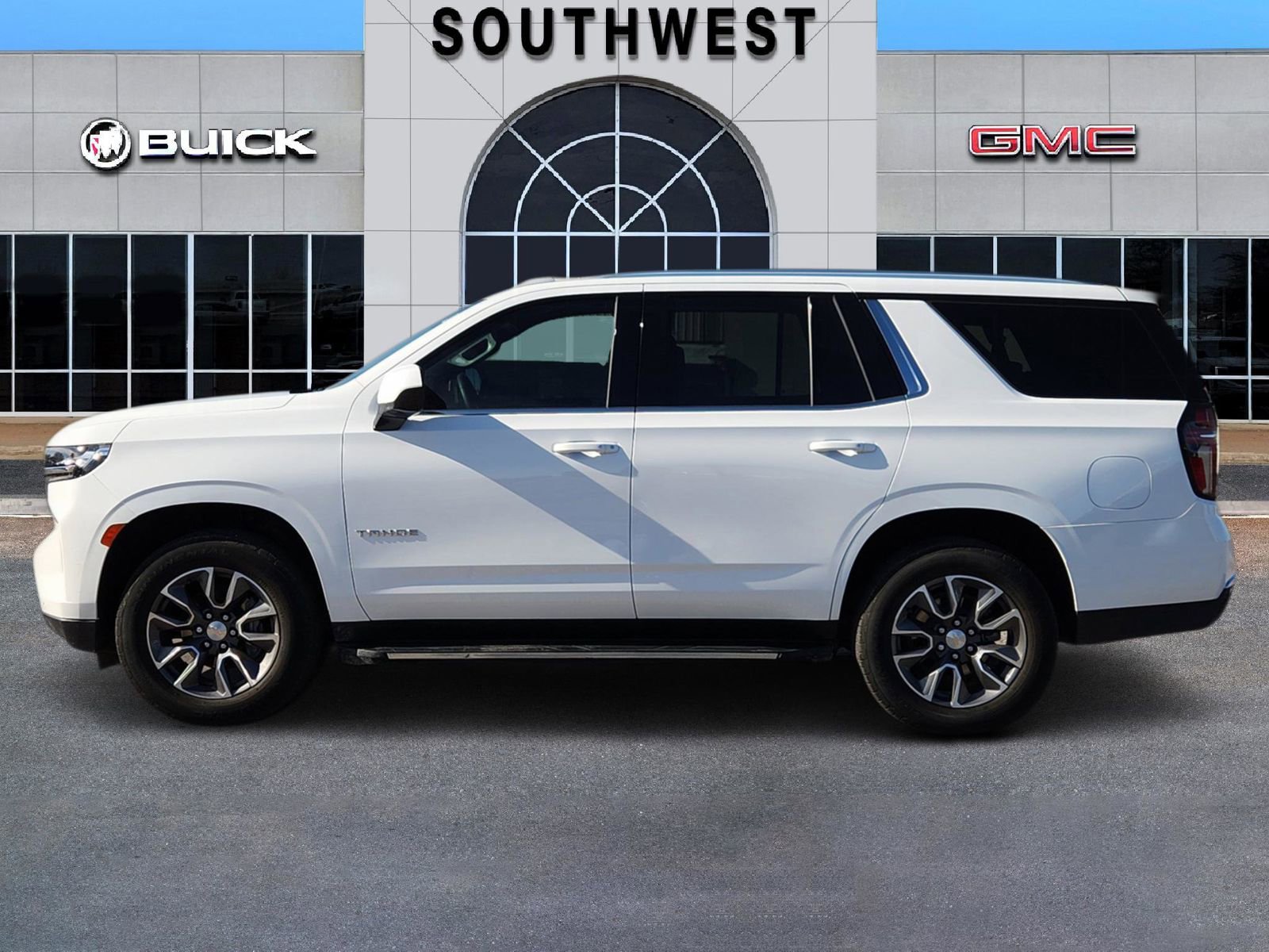 Used 2024 Chevrolet Tahoe LS w/ Driver Alert Package image 3