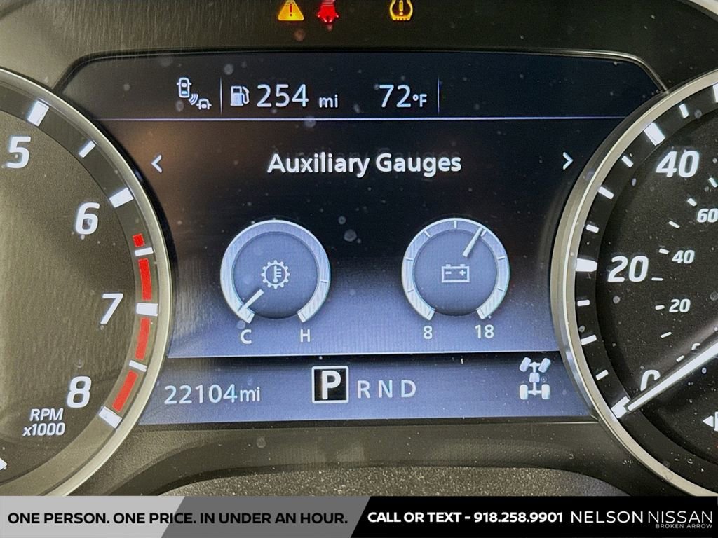 Used 2024 Nissan Titan SV image 12