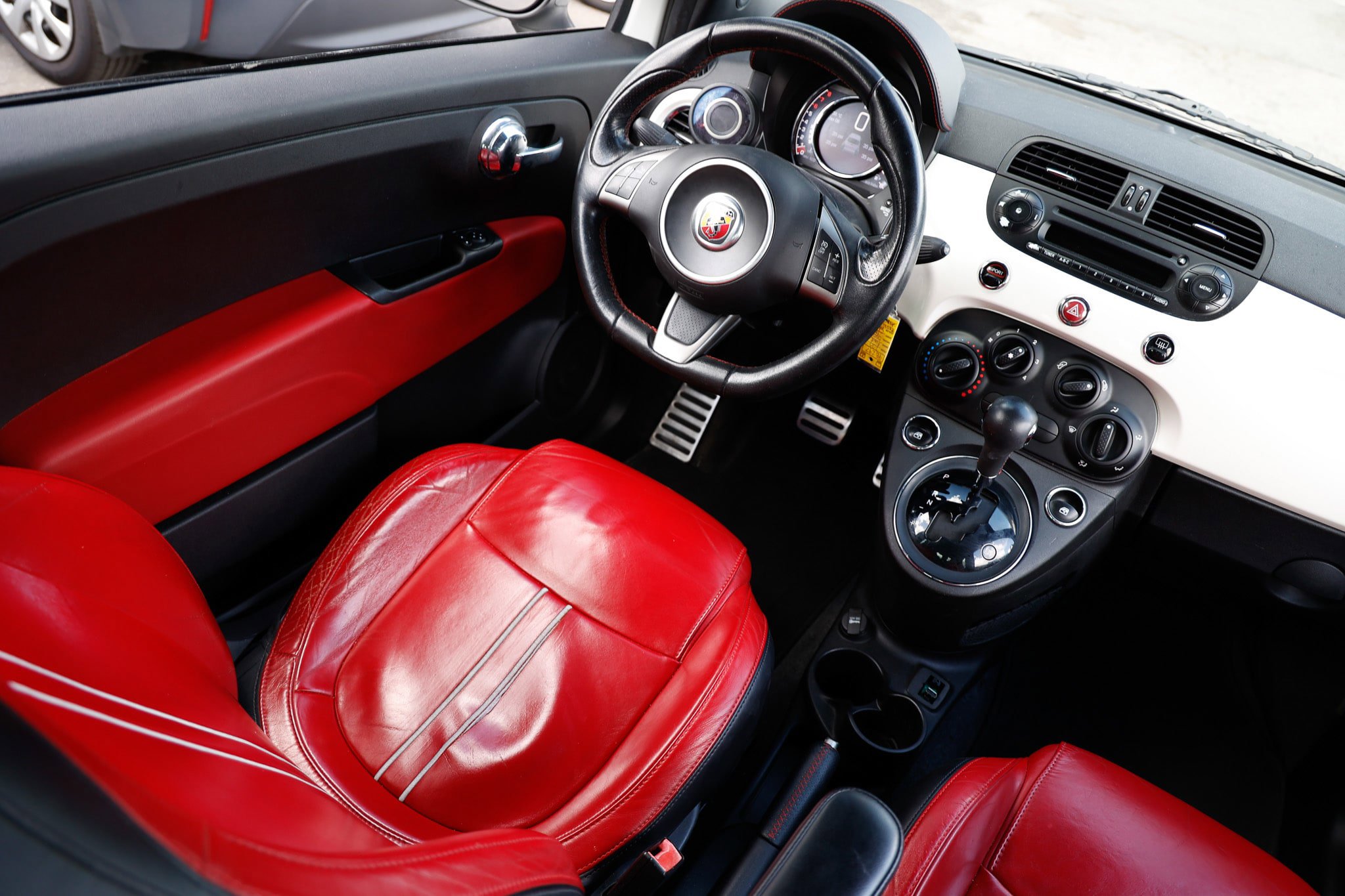 Used 2015 FIAT 500 Abarth FWD image 23
