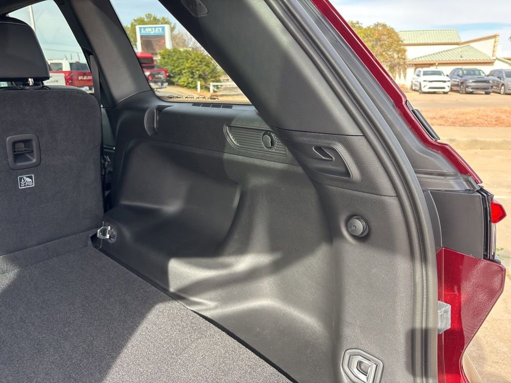 New 2025 Jeep Grand Cherokee Altitude image 44