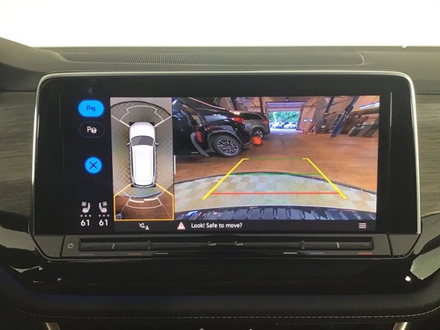 Used 2025 Volkswagen Atlas SEL Premium R-Line image 20