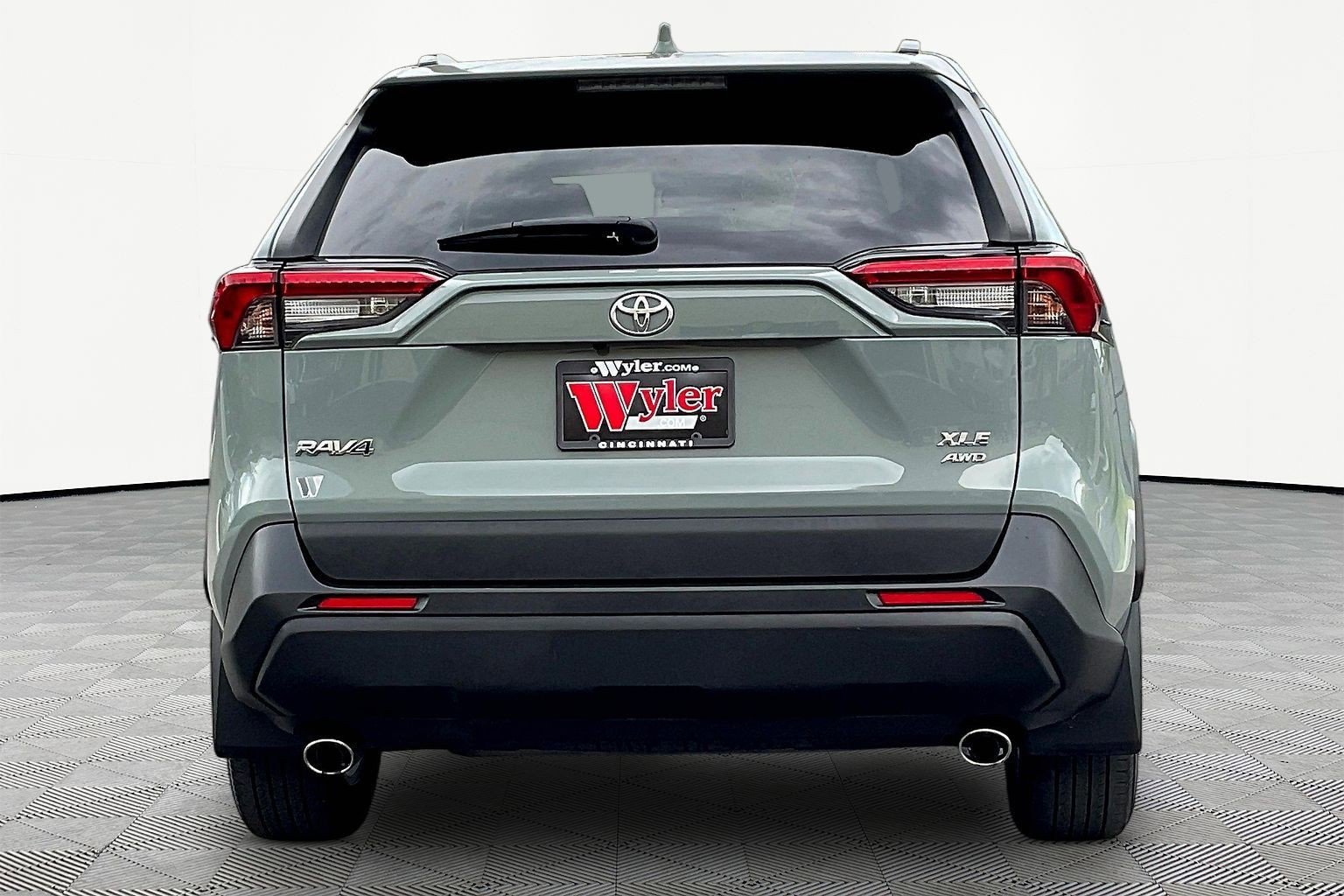 Used 2019 Toyota RAV4 XLE AWD/4WD image 5