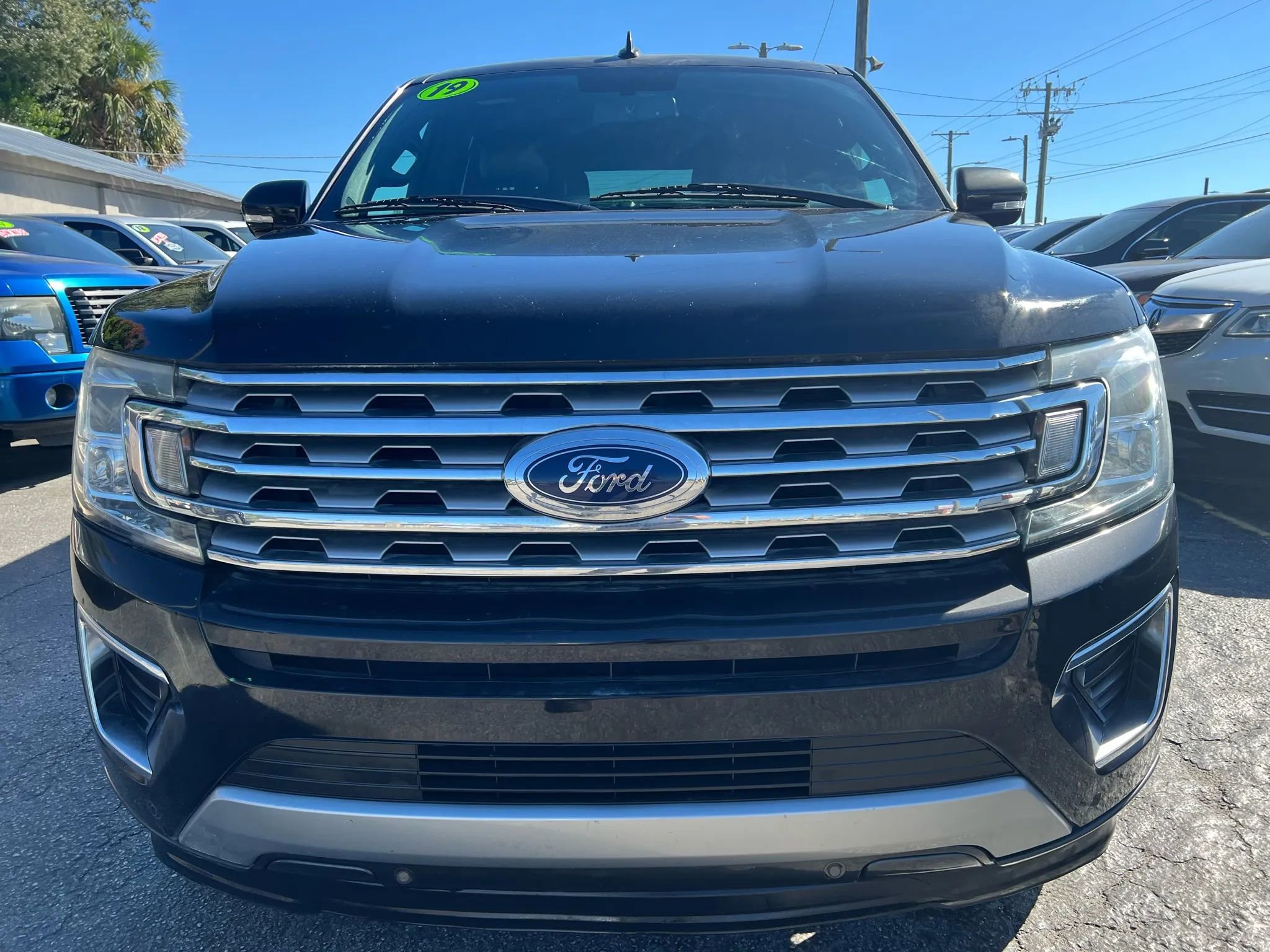Used 2019 Ford Expedition Max Limited image 3
