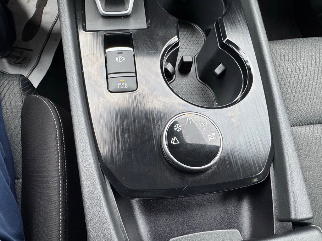 Used 2024 Nissan Rogue SV image 12
