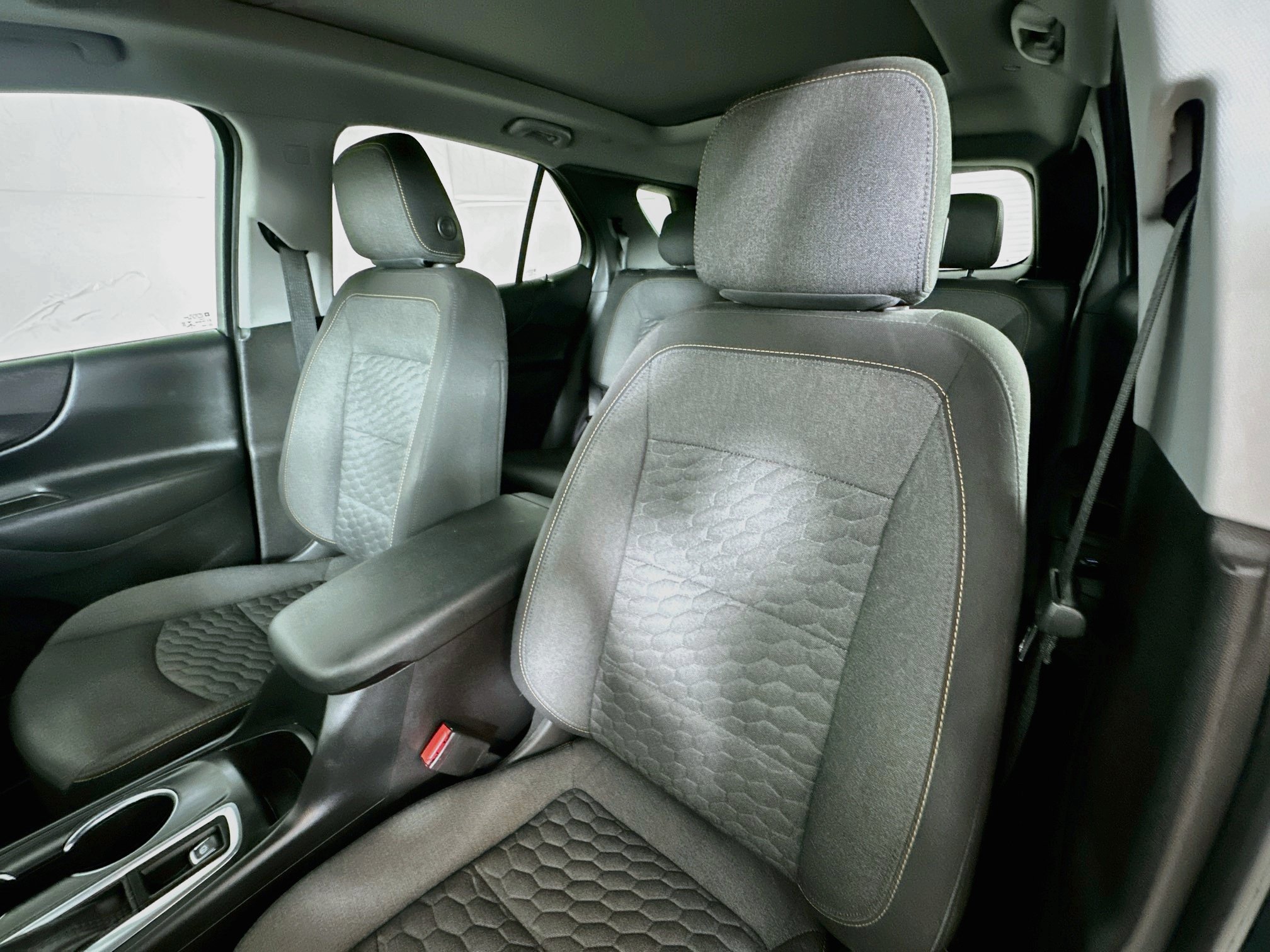 Used 2021 Chevrolet Equinox LT FWD image 19