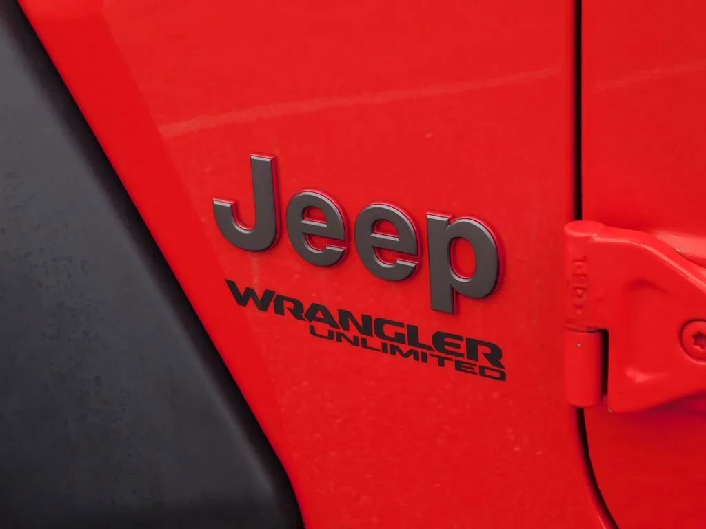 Used 2020 Jeep Wrangler Unlimited Rubicon w/ Dual Top Group image 16