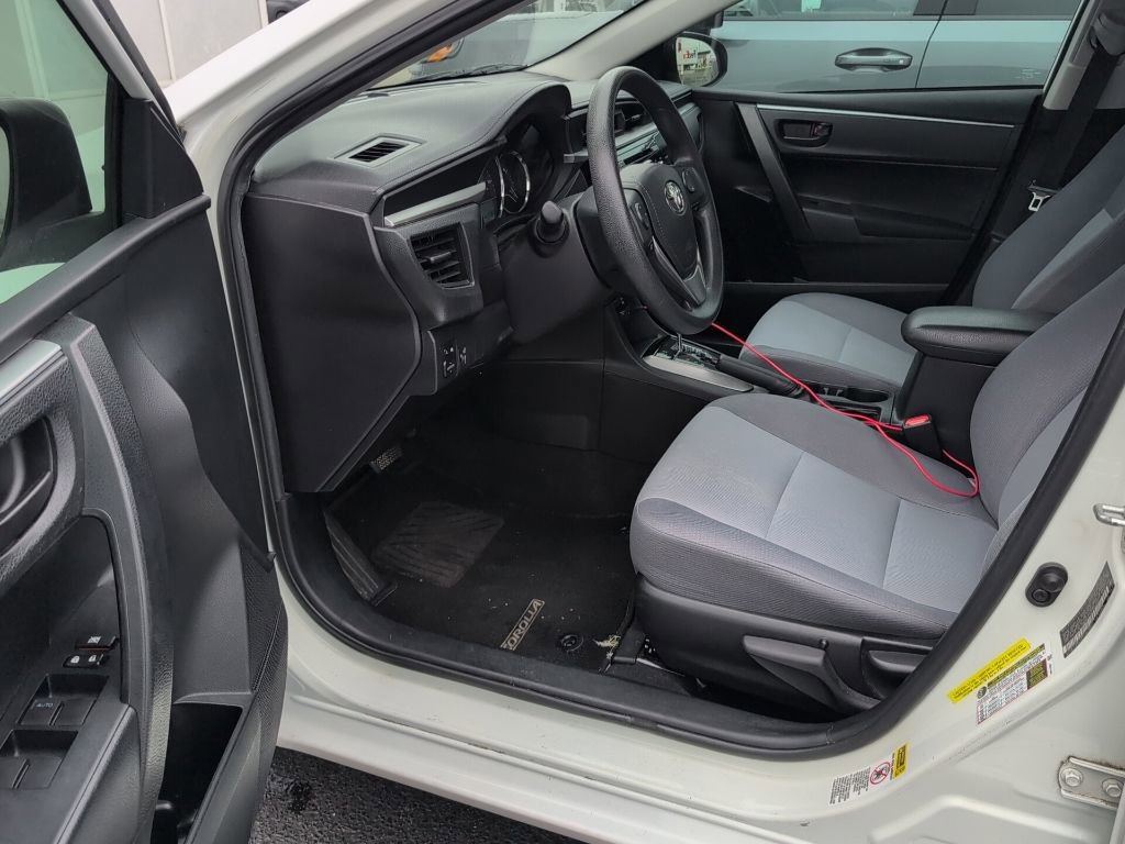 Used 2015 Toyota Corolla L FWD image 12