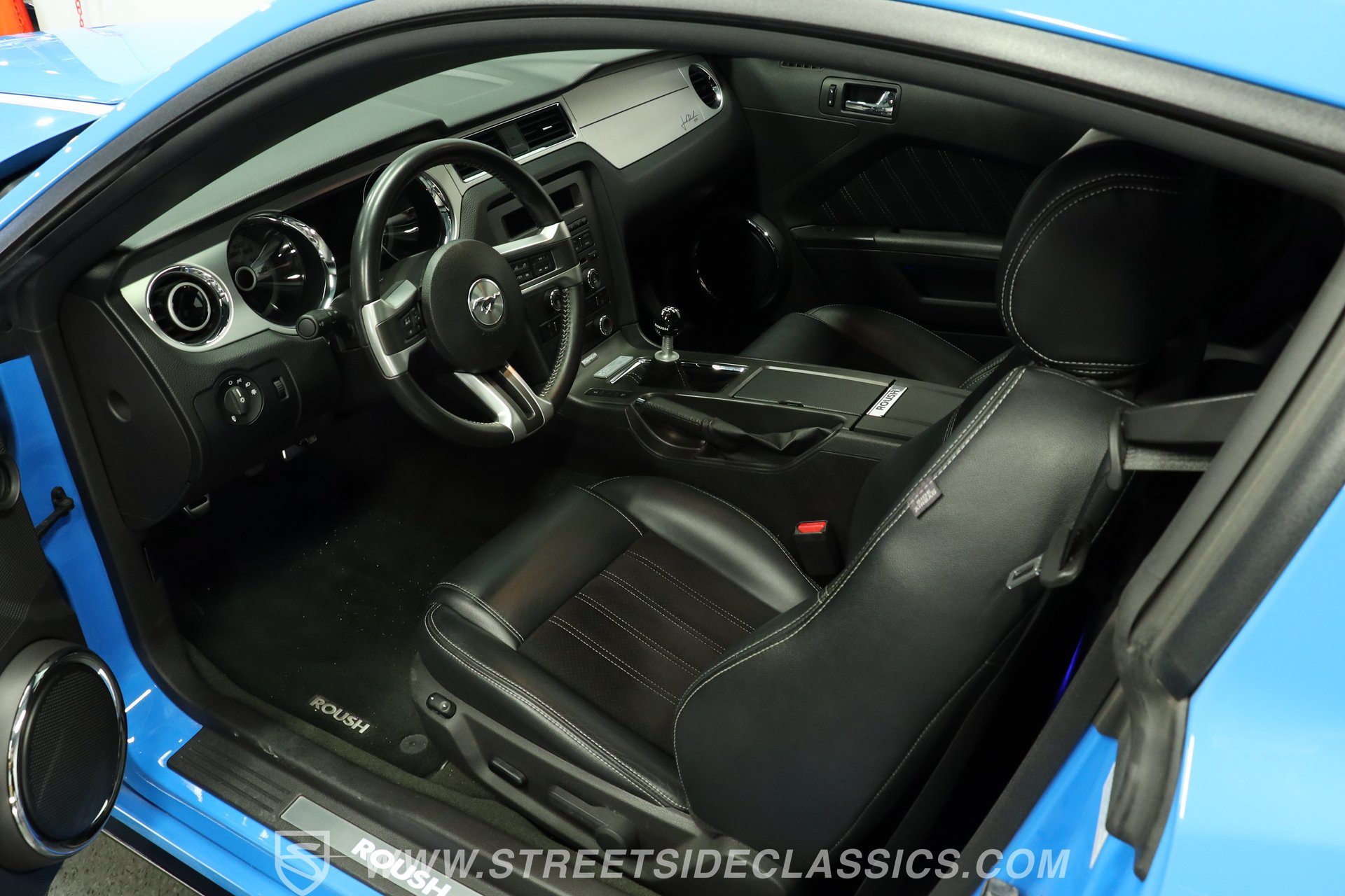 Used 2013 Ford Mustang GT Premium w/ GT Track Pkg RWD image 4