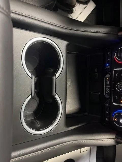 Used 2023 Chevrolet Suburban High Country AWD/4WD image 19