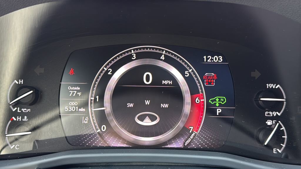 Used 2022 Lexus LX 600 4WD w/ Luxury Package image 15