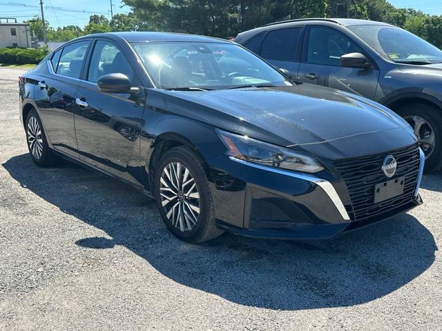 Used 2024 Nissan Altima 2.5 SV