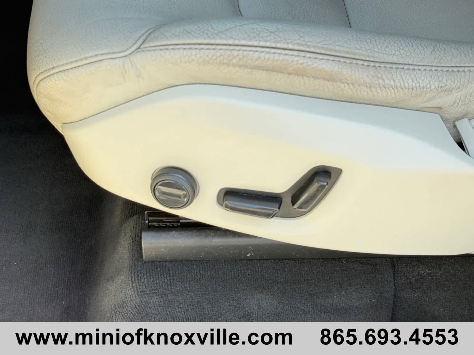 Used 2021 Volvo XC90 T8 Inscription Expression w/ Climate Package image 12